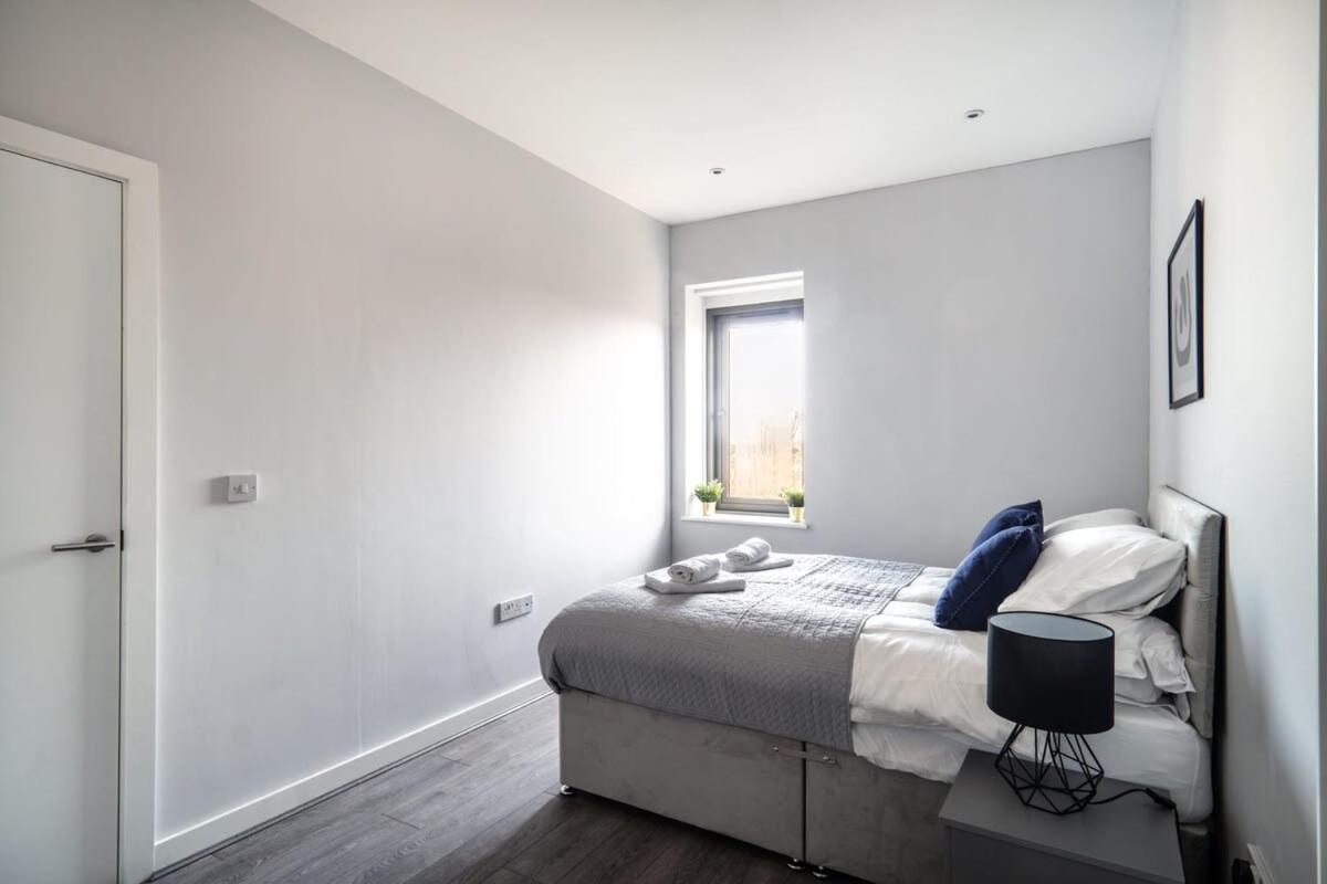 Modern & Spacious 2 Bed Apartment In Waterloo Liverpool Exterior photo