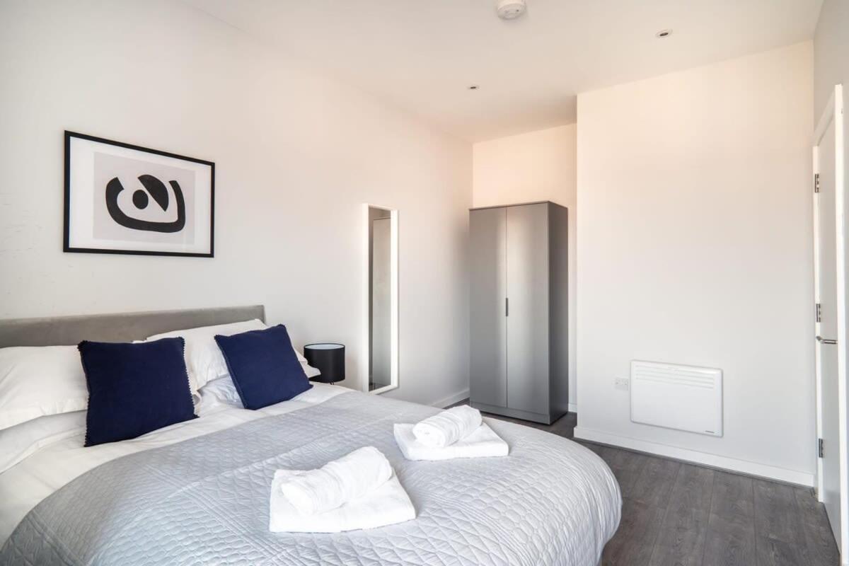 Modern & Spacious 2 Bed Apartment In Waterloo Liverpool Exterior photo